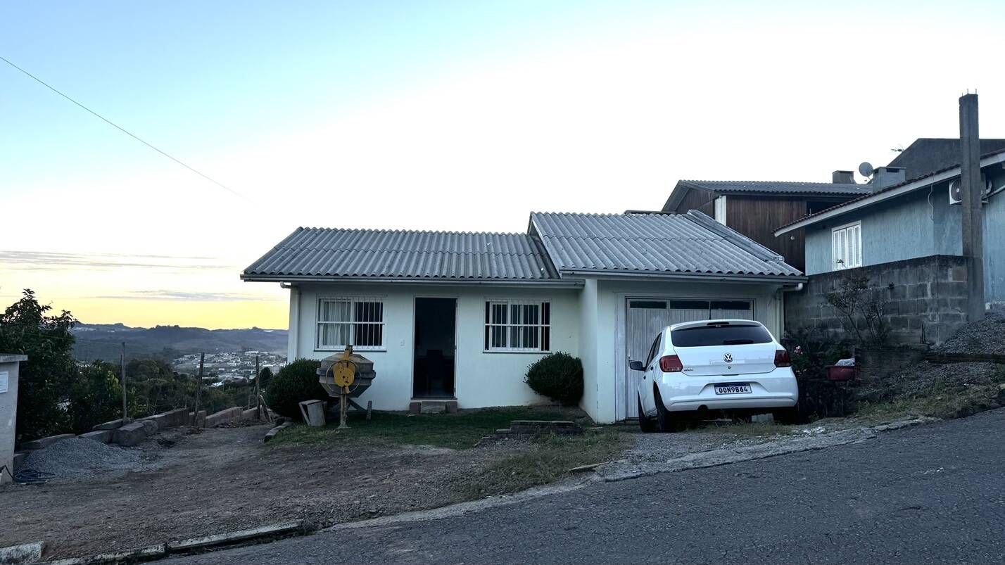 #302 - Casa para Venda em Flores da Cunha - RS